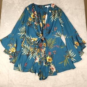 NWT She + Sky Womens Romper Floral Hawaiian Size L Large